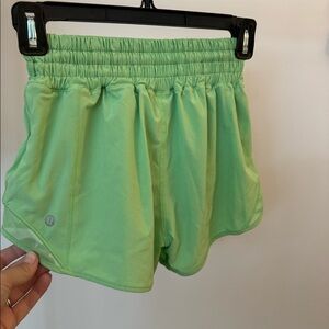 lululemon Hotty Hot Low-Rise Lined Short 2.5"
